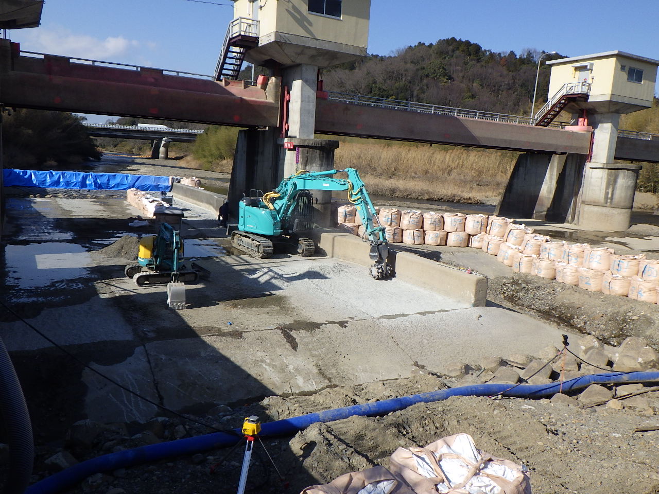 日野川地区 名神日野川頭首工整備第3工事・メイン４