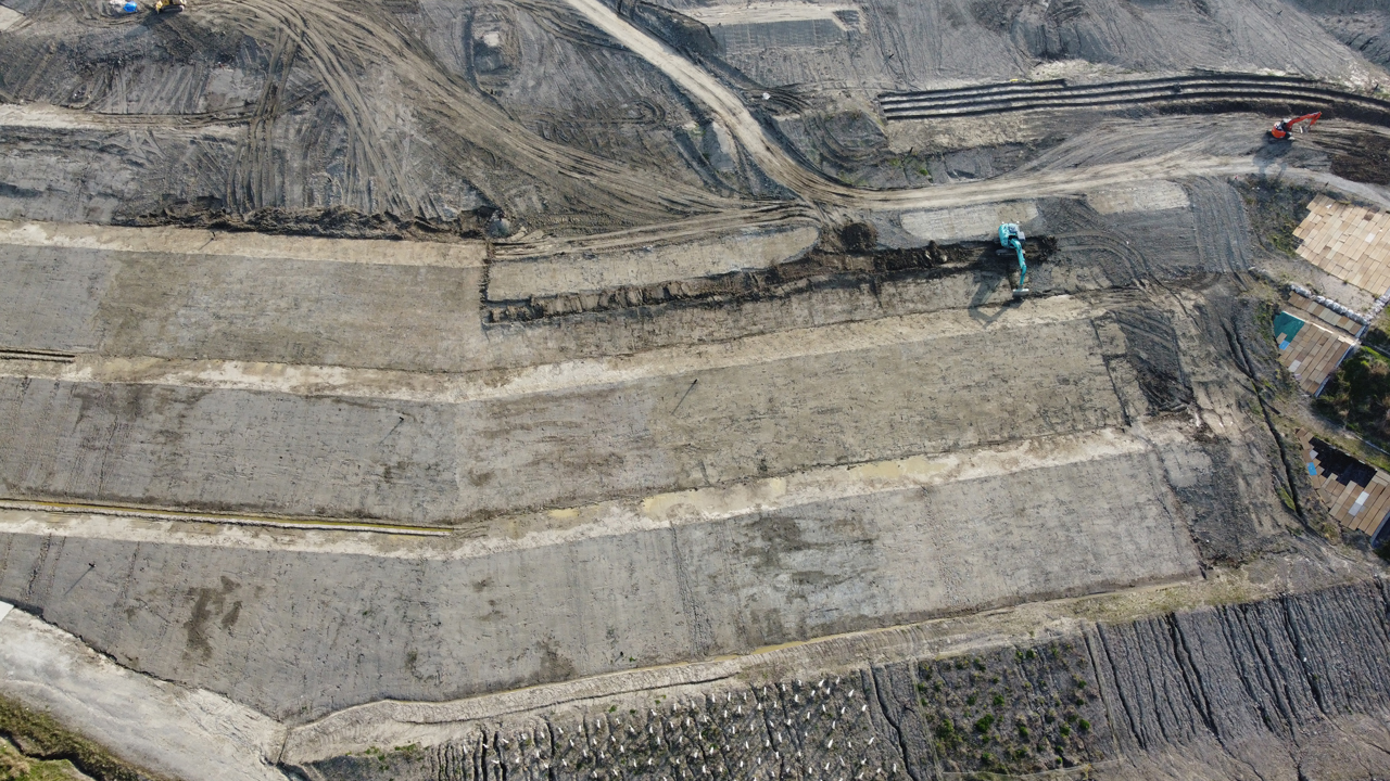 クリーンセンター滋賀築堤工事・メイン１