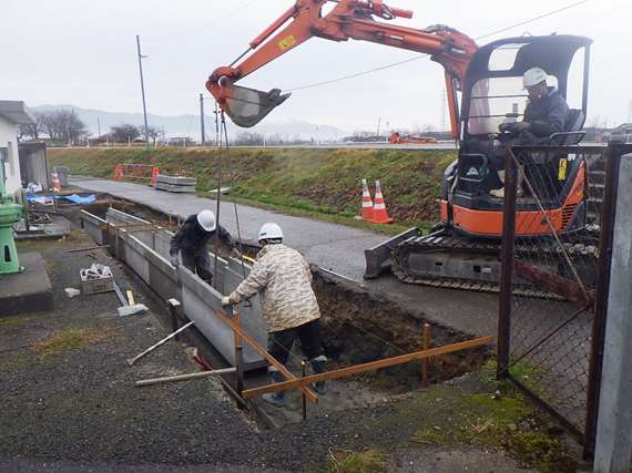 令和５年　宇曽川幹線水路取水施設改修工事・メイン２