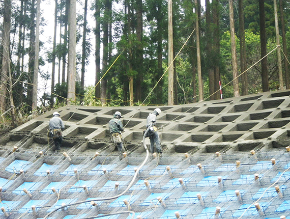 成谷補助急傾斜地崩壊対策（総流防）工事・メイン４