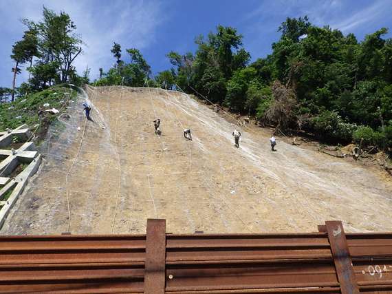 葛籠尾崎大浦線（法面Ａ013）補助道路修繕工事・メイン４